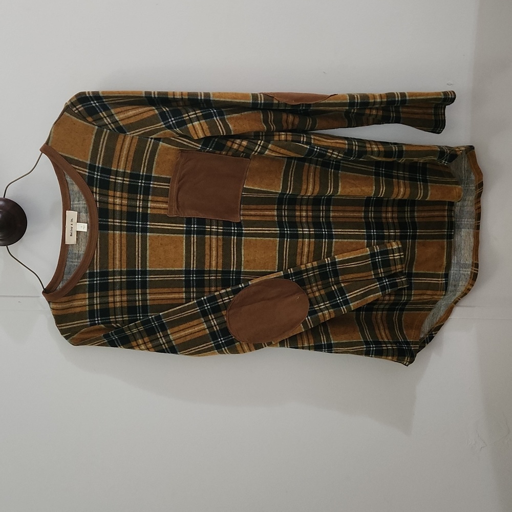 Hailey & co. Fall Mustard plaid top. Small